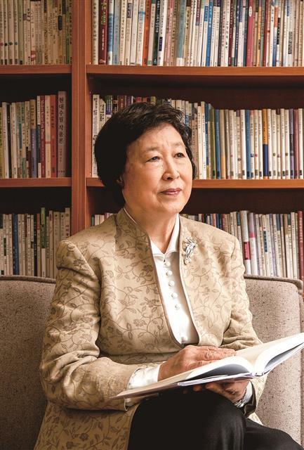 김후란 회원 공초문학상