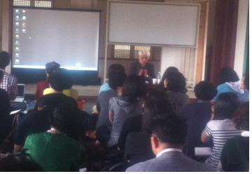 06예술강연회2013하반기01유종호 회원 강연