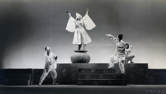 1965년 ″열두 무녀도″ 국립무용단 5회 정기공연(명동 시공관)