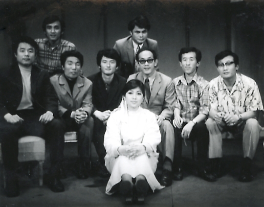 1975년 「어디서 무엇이 되어만나랴」의 연습도중 고인이된 추송웅, 이윤영씨도 보인다