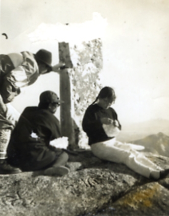 1968~70년 명필답사 탁본(3개년 완료)
북한산 비봉산에서 진흥왕순수비 탁본