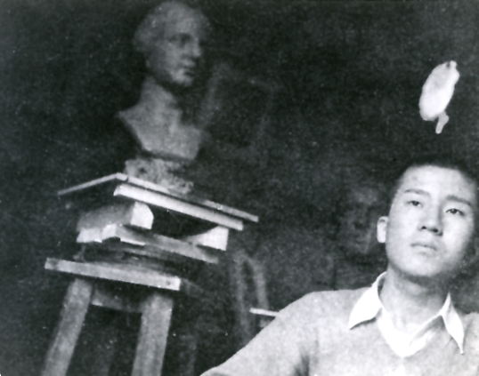 1940년 中學敎 1年 作業室에서 VENUS 模刻