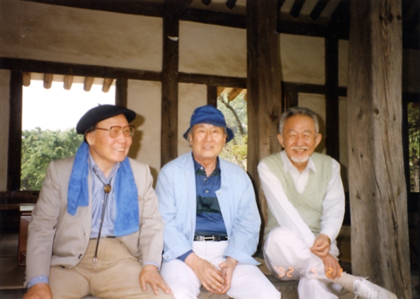 1988年 예술원세미나를 마치고 조병화회원과 구상회원과 같이 金谷美術館에서