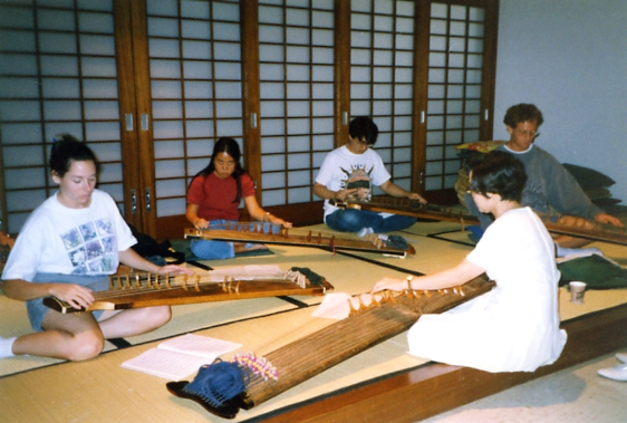 1996년 하와이 대학교 객원교시 Korean Music Ensemble 수업