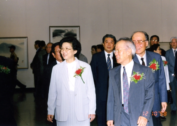 1998년 신락균 문공부장관 예술원미술전참관