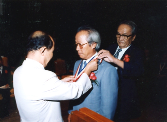 1983년 예술원상 수상 김동리회장 이해랑부회장