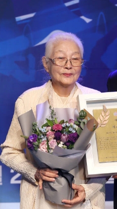 2016 국제춤축제연맹 세계총회 대한민국을 빛낸 최고명인상 수상